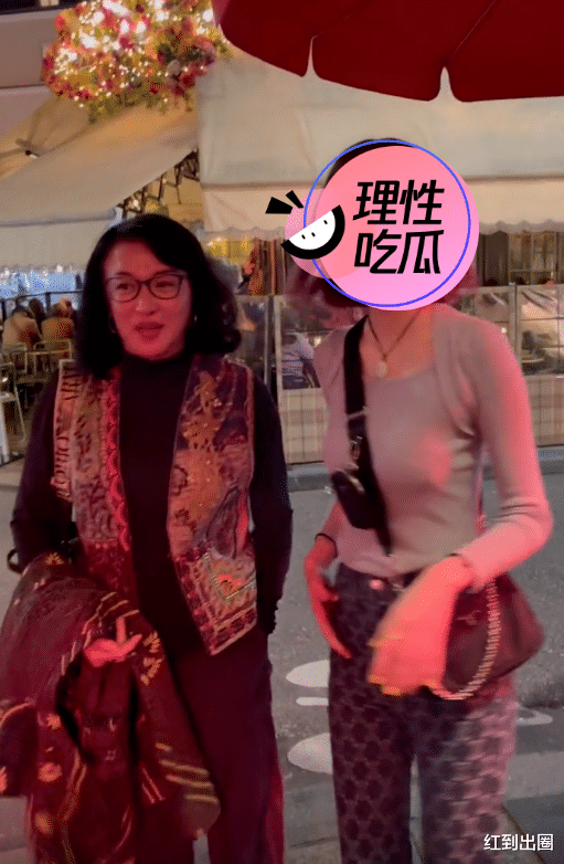 金星|金星账号被禁后首次露面!在法国路边餐厅吃饭,妆容精致气场强大