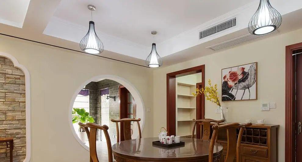 130平中式三居,客厅美的不像话,玄关隔而不断,太迷人了