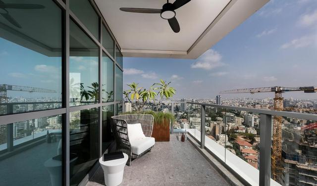 99装出大平层效果,12的大阳台只装护栏不封窗,这才是真享受