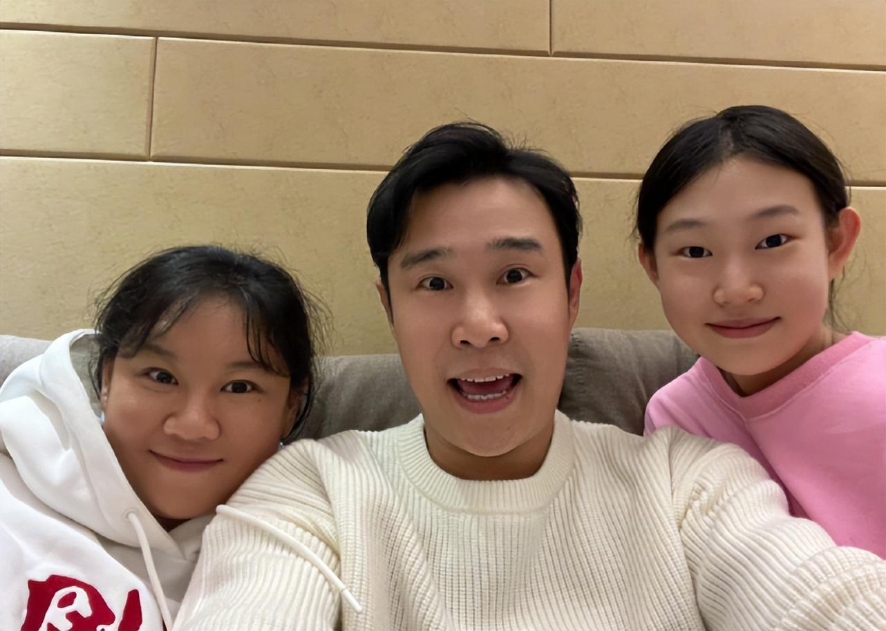 佟丽娅|小沈阳骄傲晒女儿，15岁沈佳润首拍时尚大片，气质高冷超漂亮