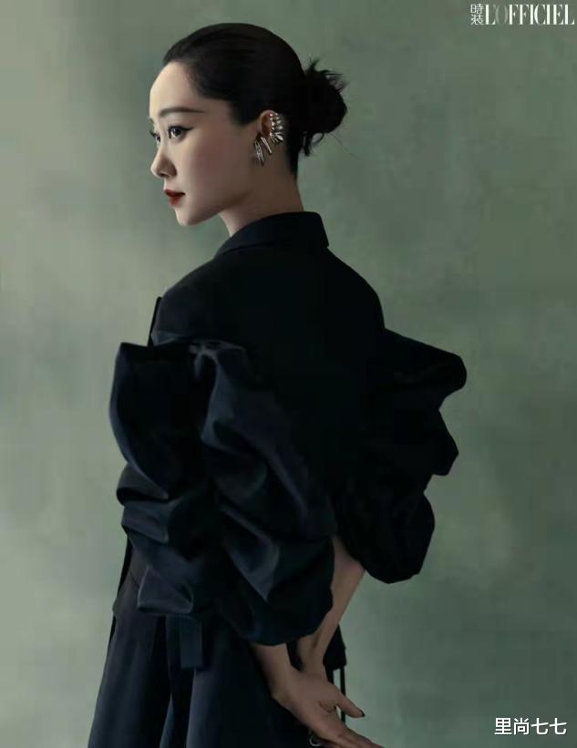 张小斐|张小斐罕见换妆太高级，撞脸倪妮大变样，瘦太狠手腕骨骼突兀