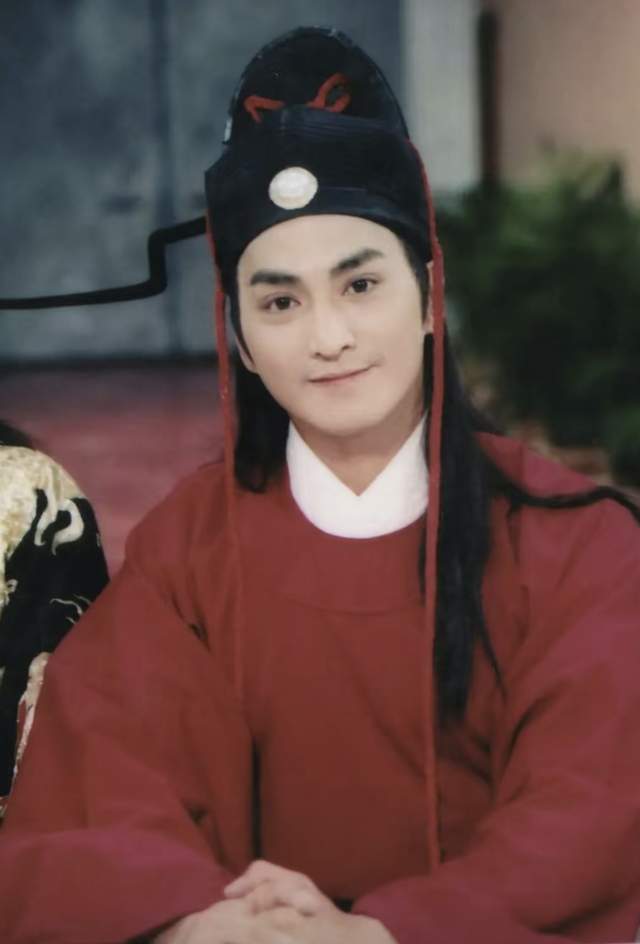 何家劲|62岁展昭何家劲首晒娃！高举俩女孩臂力惊人，至今未婚自曝有女儿