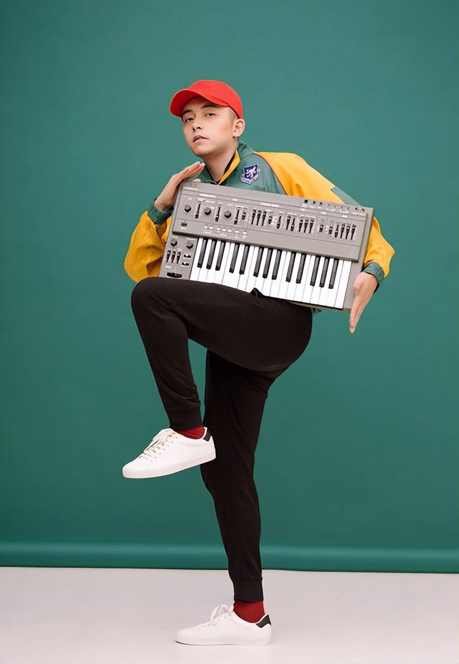 周迅|周迅:离婚让父母心痛,现在的爱情又让父母提心吊胆