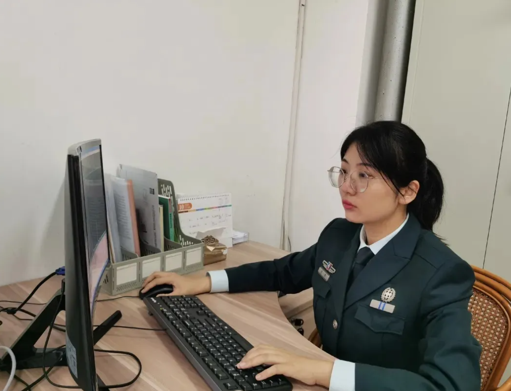 招聘|军队文职公开招聘,年薪10万起步,大学生要做好准备