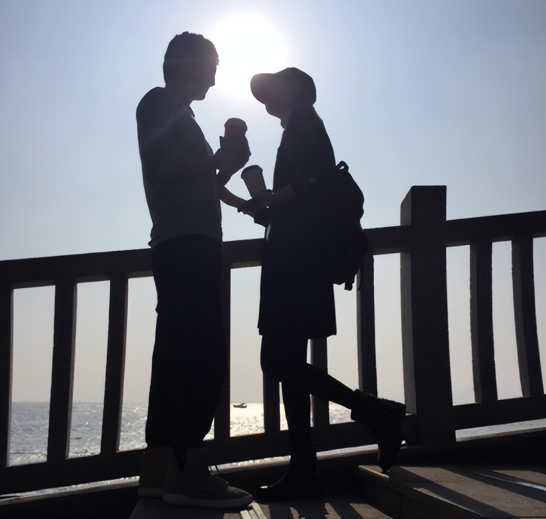 高斯|模范夫妻王阳高斯:不靠秀恩爱博眼球,相爱十年不离不弃真情动人