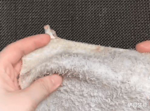 纱窗不要拆下来洗!家政阿姨教我一招,灰尘污垢一擦就掉,真干净