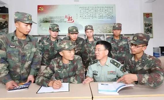 安徽一考生收到录取通知书后,被要求量头围,以后他就是国家的了