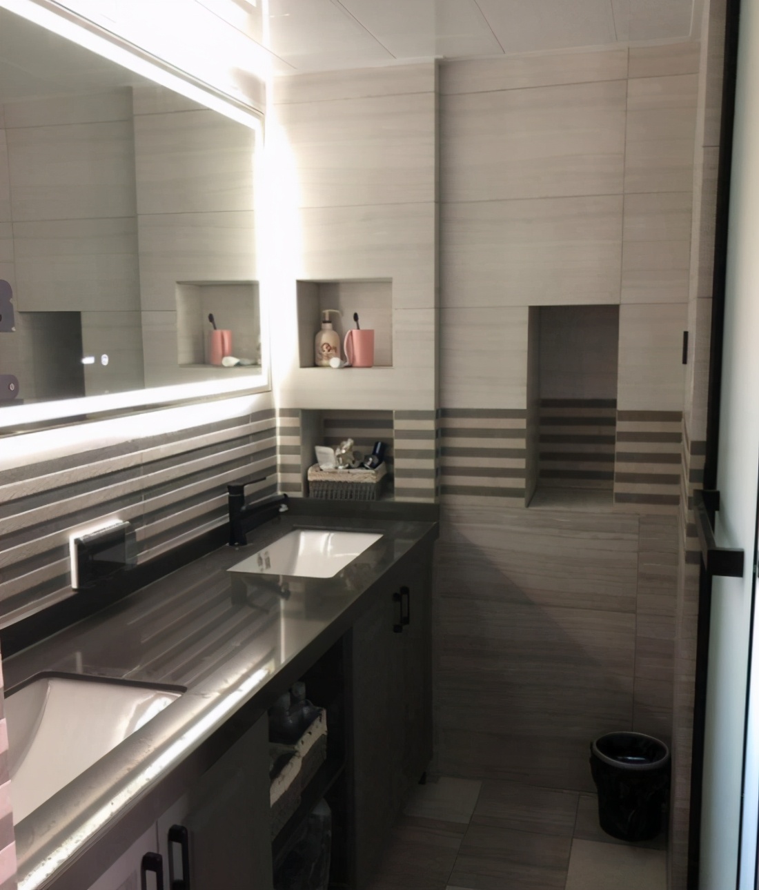 第二套新房装修完毕，四室两厅装修太漂亮了，客餐厅最令人满意