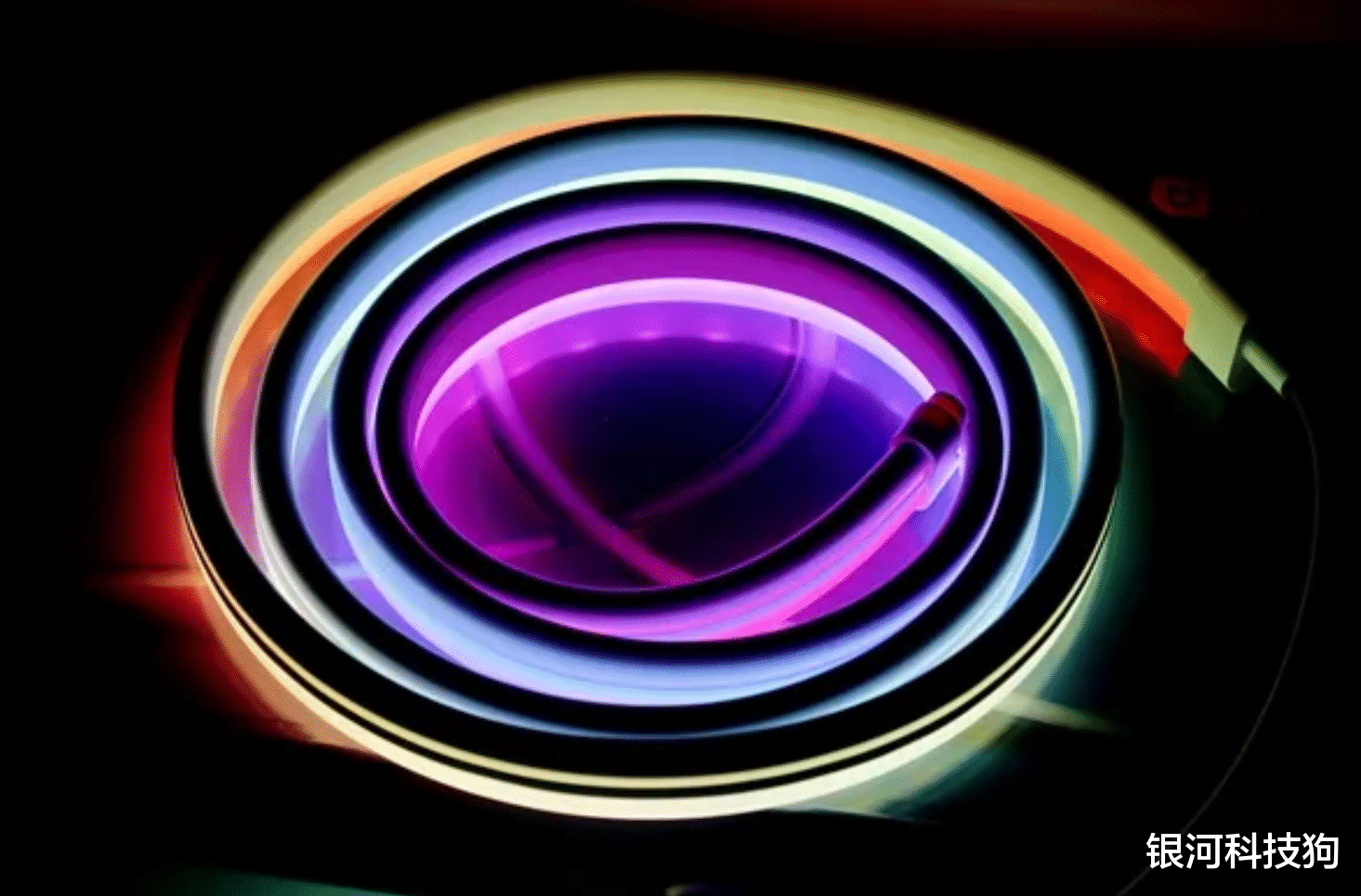 米家|不光是电脑,299元打造电视神光同步,游戏和影视的互动光效