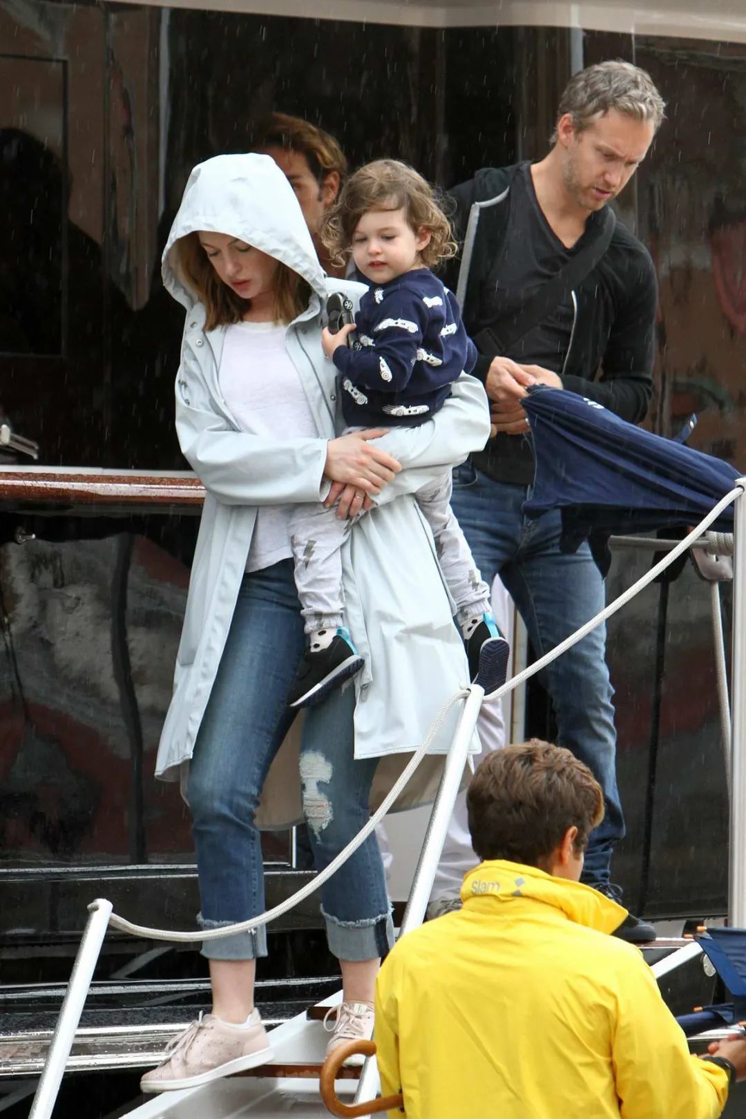 安妮·海瑟薇|娱乐圈“第一尤物”,却因太美成全民公敌,网友:女神为何这委屈