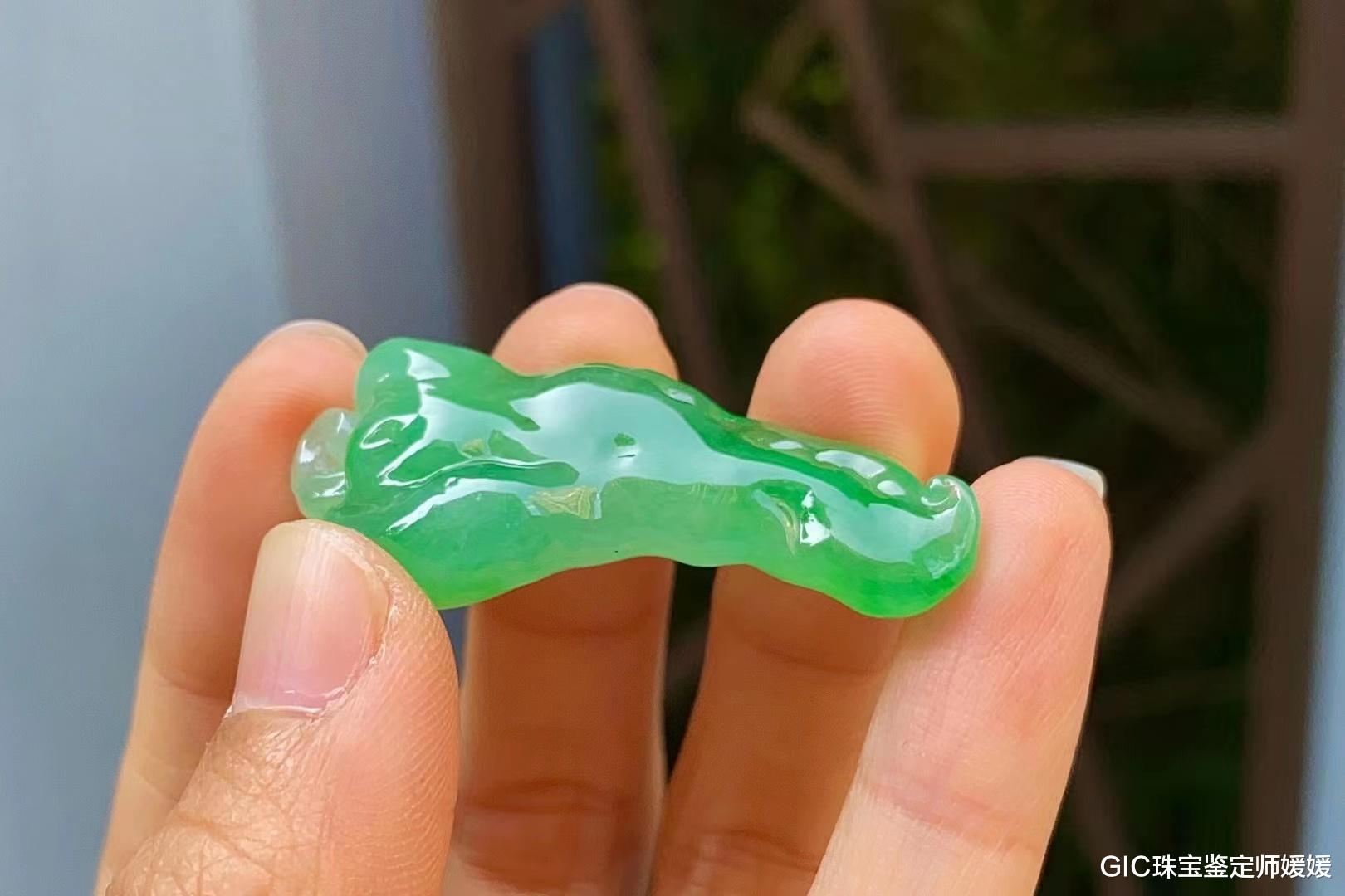 翡翠|翡翠要养是不是有点新鲜感?这就是“人养玉,玉养人”的意义所在