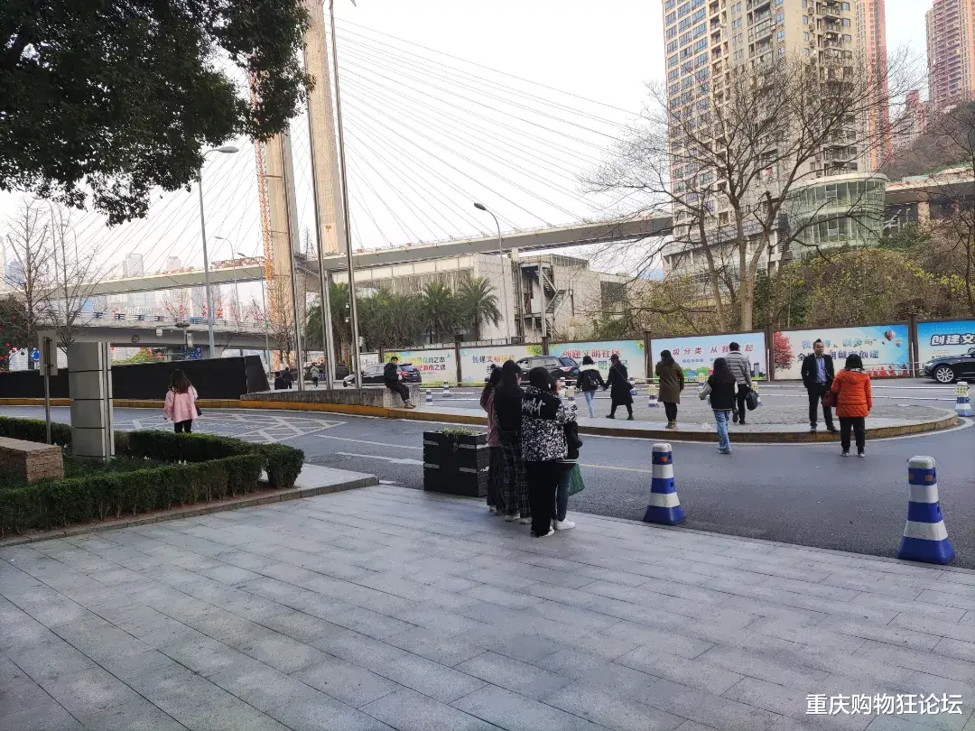 娱乐圈|追星也疯狂？原来全重庆zui接近娱乐圈的地方就在这里！