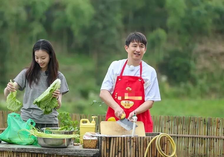 金·卡戴珊|《向往7》5人海报官宣!从C位看端倪:本季一家之主由谁担任