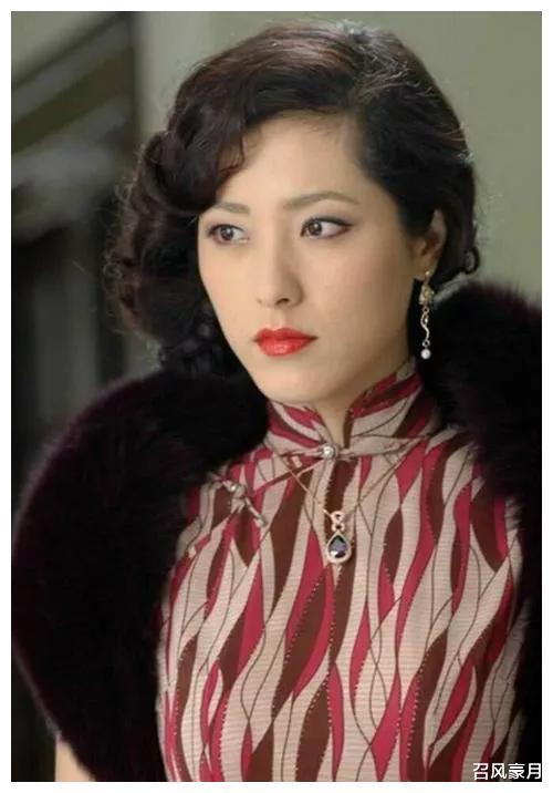 张靓颖|殷桃的腰，谭维维的腿，张靓颖的胸，女星隐性的美，迷死个人