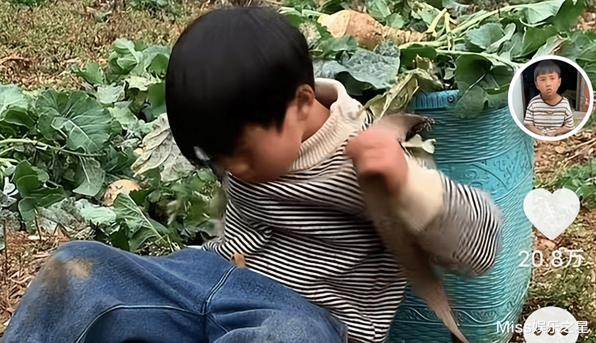 |演员黄海冰助阵网红卖货!被传与对方签约,直播间喊其小妈