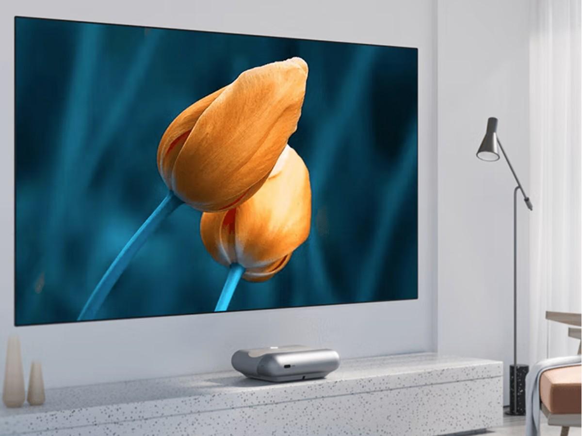 |过年追剧用啥装备？比电视划算的100寸大屏，3款短焦投影推荐