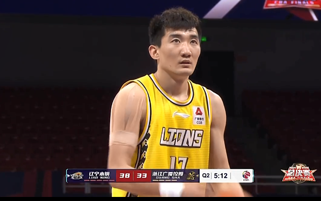 孙铭徽|孙铭徽17中3被双子星压制！郭艾伦打出MVP数据，赵继伟在场赢37分