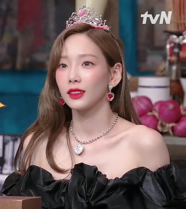 金泰妍|金泰妍戴15元6件套饰品上综艺美出新高度,引起韩国网友热议!