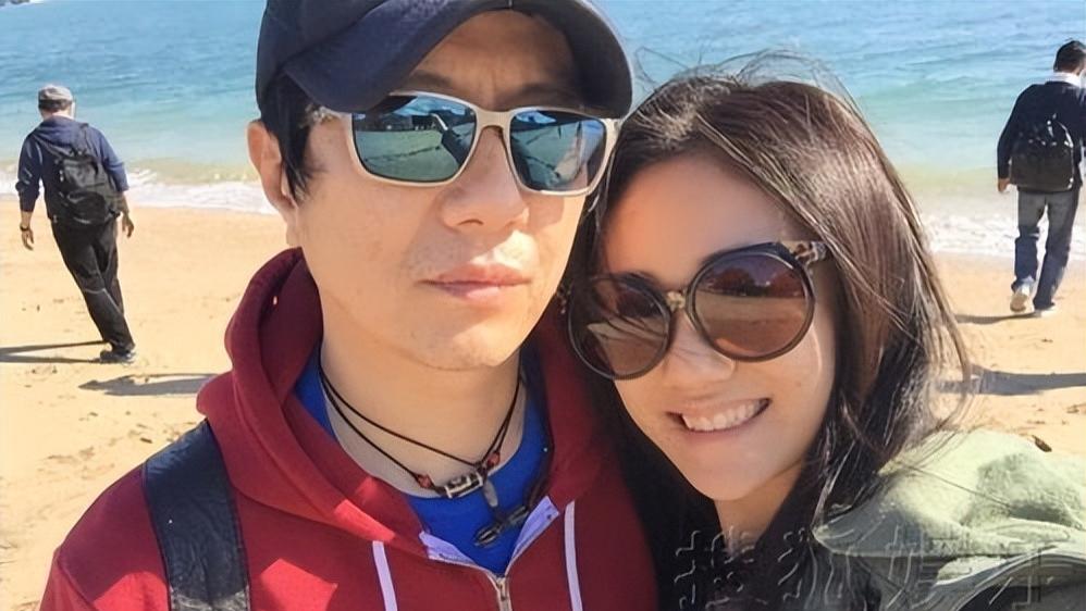 郑钧|郑钧评价刘芸：她跟别人不一样！吵架后追着丈夫骂，光着膀子出门