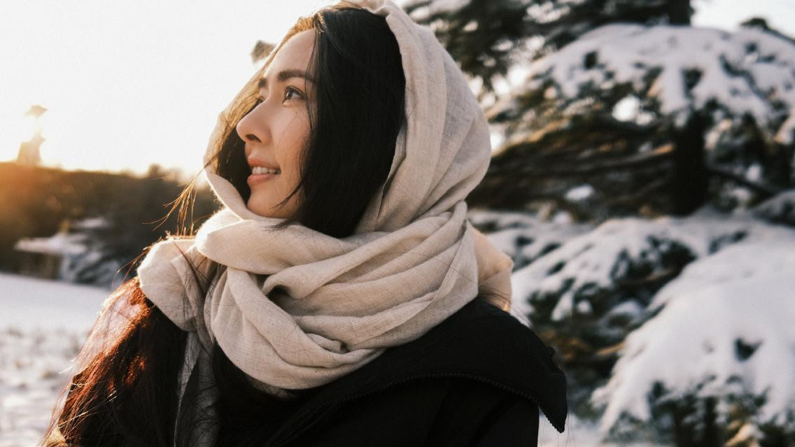 郭碧婷|向佐陪郭碧婷逛母婴店，郭碧婷穿格子裙打扮像家庭妇女当甩手掌柜，老公全程抱娃