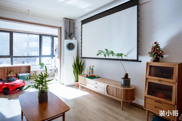 全屋定制更优秀,看这对小夫妻如何把玩空间,一进门就把人吸引住