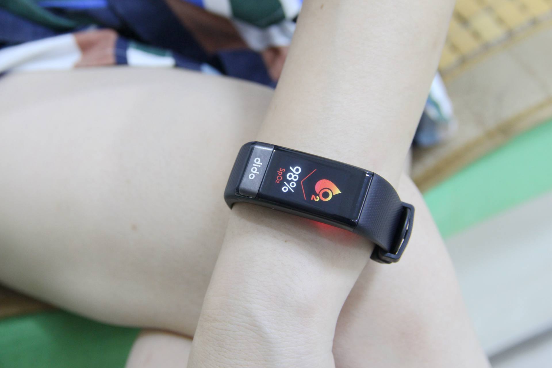 罗永浩|智能手环测血压哪个品牌好?dido Y1你有必要体验一下