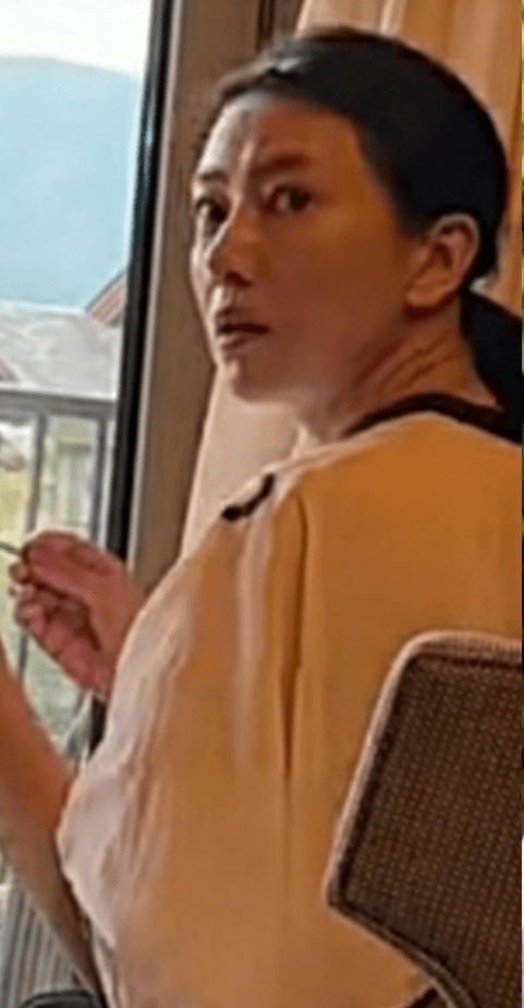 高圆圆|42岁高圆圆素颜现身认不出，小眼睛无眉毛