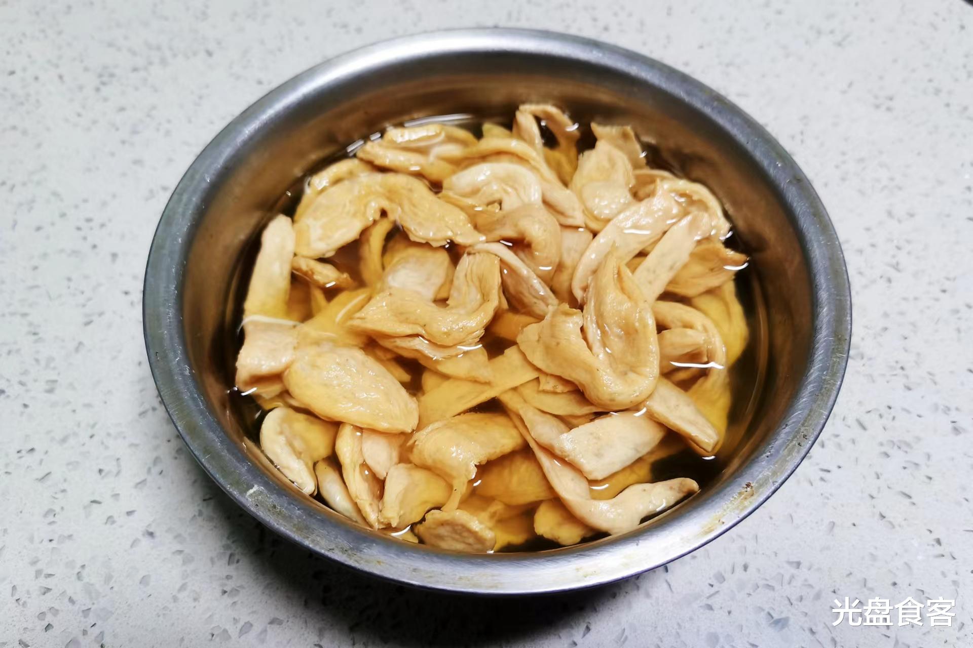 天冷了，遇到此菜别手软，一次多买点囤起来，随吃随取特方便
