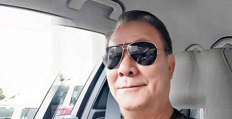 万梓良|大佬们年轻时和老年颜值对比,当年气场再强,老来也只剩凄凉