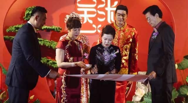 张常宁|张常宁婚礼花费数百万!如今拍新广告身材傲人,青春气息十足