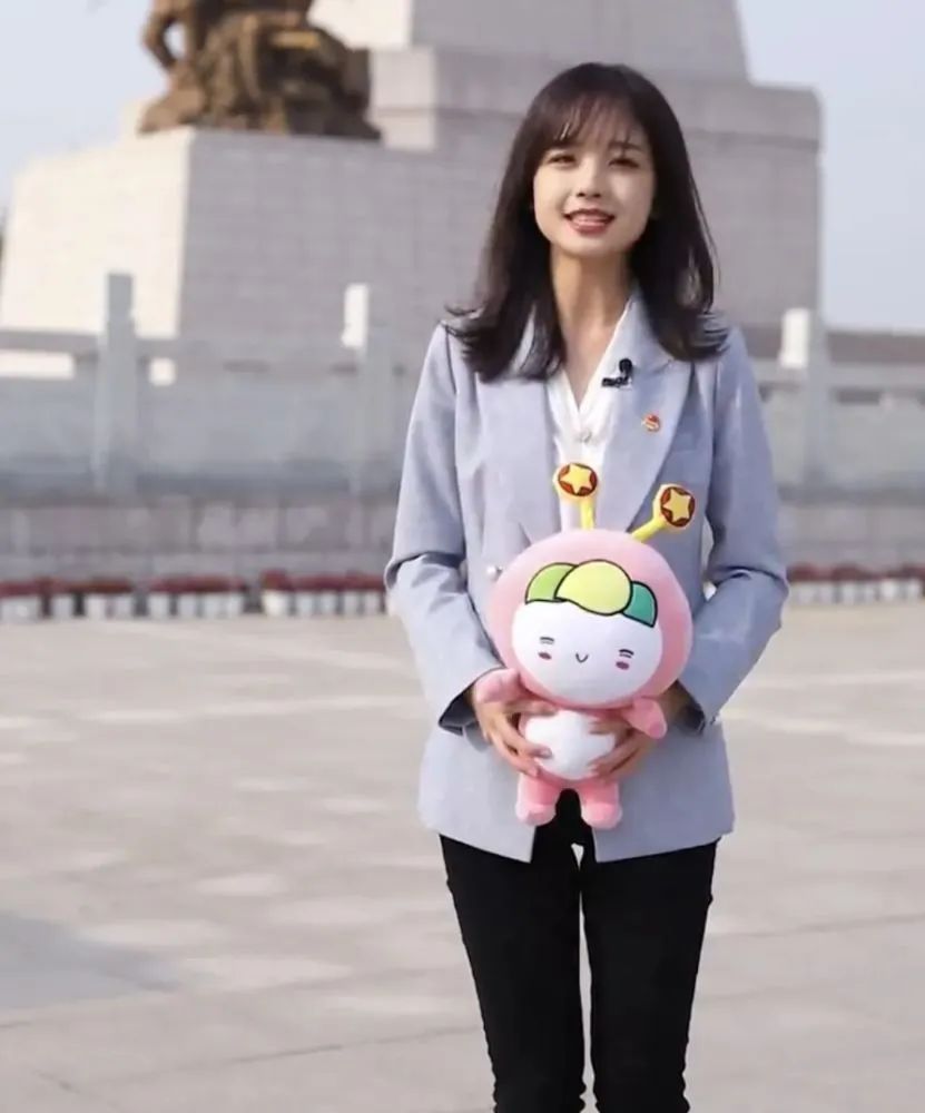 王冰冰|“最美记者”王冰冰人设崩塌？婚姻过往疑曝光，四级成绩等被扒