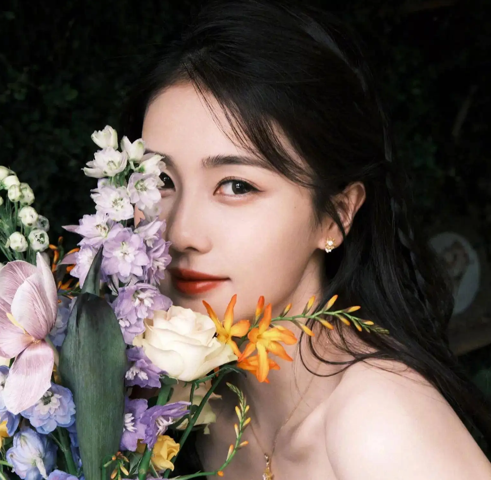 白梦妍|?我很喜欢白鹿，她的演技很自然，长得也很漂亮