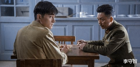 刘奕君|老戏骨刘奕君舞台上摸小鲜肉的手被误会？真相却是带帅气儿子出道