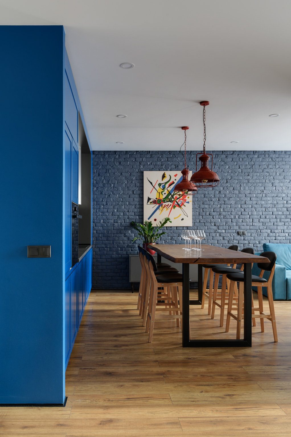 77平米的现代风二居室,装修设计超凡脱俗,温馨舒适