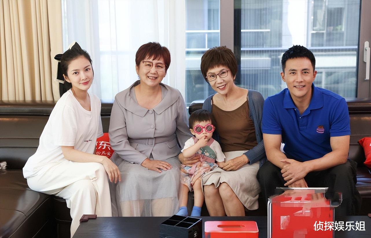 王灿|杜淳老婆否认怀二胎，女儿被指像奶奶，王灿忙夸婆婆年轻时漂亮