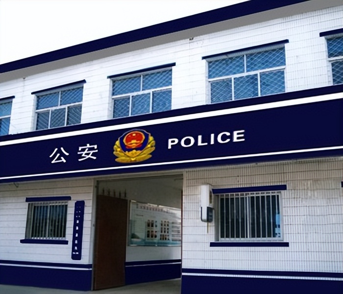 男子在工地偶遇工友老婆,抬头一看,是自己失踪14年的妻子