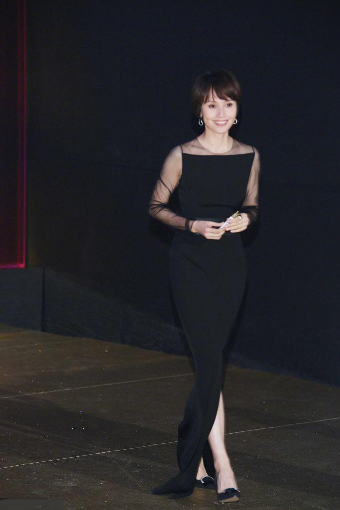 倪妮|倪妮穿宝蓝色单肩礼服婀娜多姿优雅迷人超美