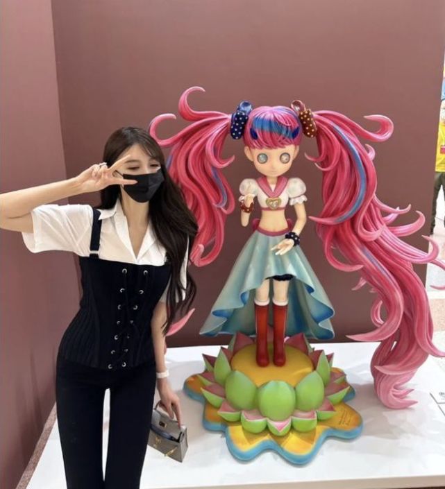 黄晓明|黄晓明叶珂恋情再添实锤，为避嫌与好友分开合影！