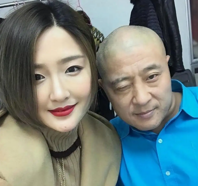 赵本山|离开赵本山不到一年,娇娇落魄到路边卖菜,曾自曝花10万整容失败