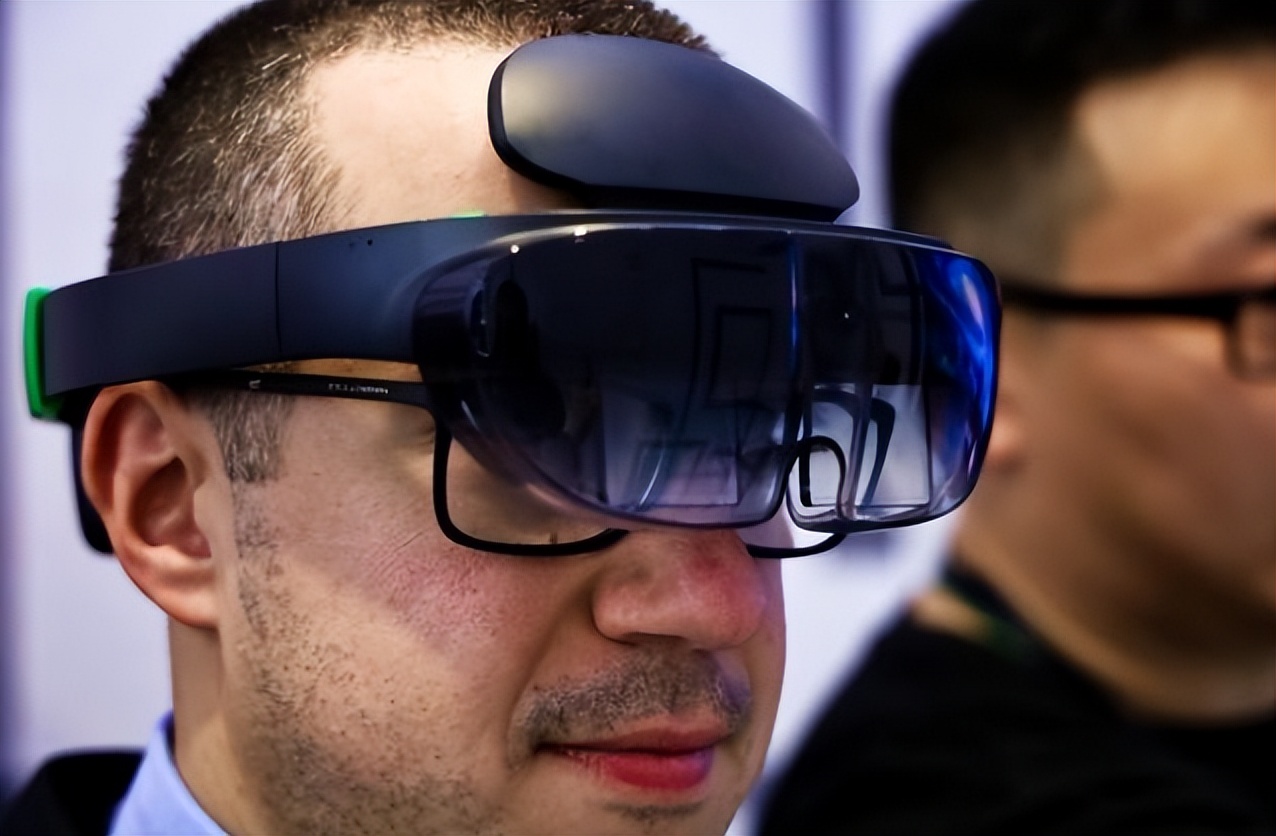 短视频|真能打怪升级？OPPO公布穿戴式电子设备专利，将成为AR眼镜新助力