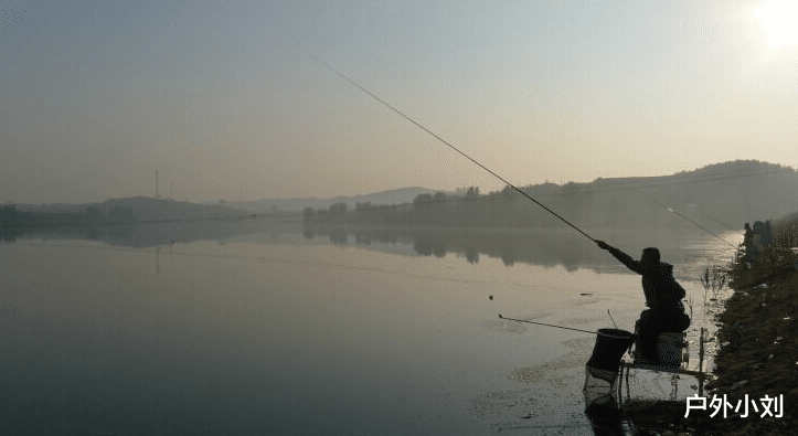 清明节|春季钓鲤鱼,注重饵料的搭配使用,上鱼快鱼获多
