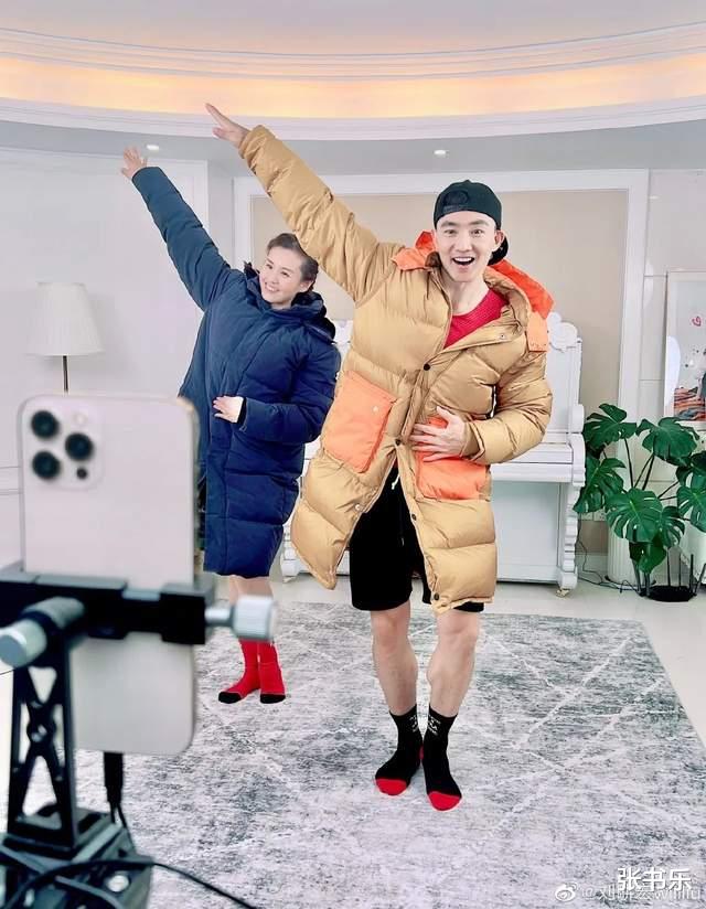 年货|2023直播江湖：超顶流大主播，终将沦为售货员