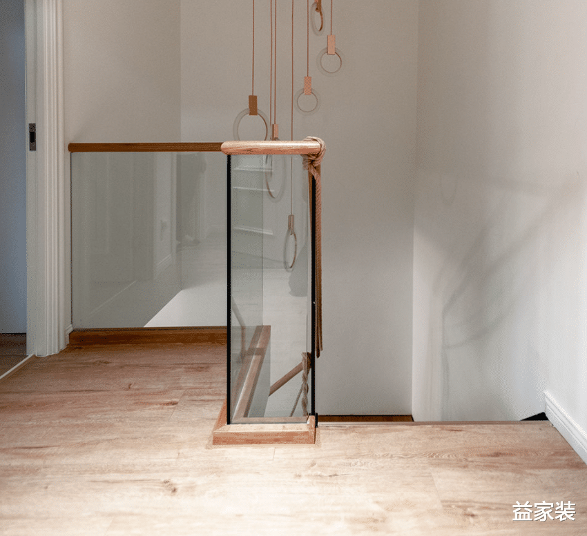 混搭风打造全新三居室，说是轻奢也不为过，还有小萌娃的游乐园