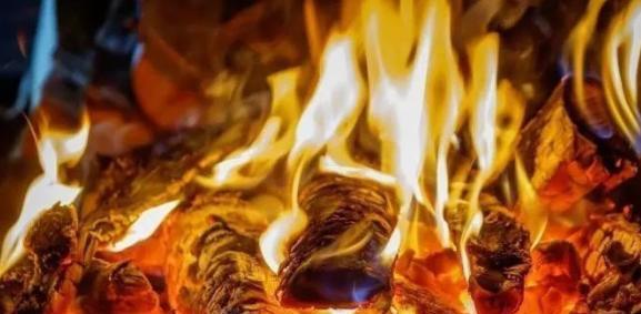 科学家也难以解释，人们生活中常用的“火”究竟是什么？