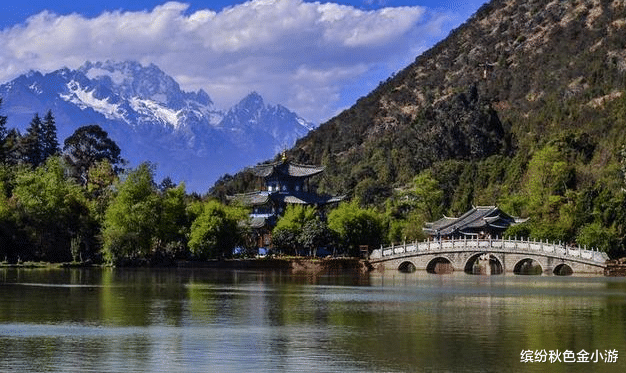 |四方街在哪个古城？这里有什么好玩的地方，有哪些值得买的特产？