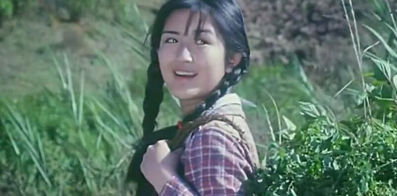 谢娜|6位女星未成名前的样子，王艳告诉你啥才叫美，看到谢娜我笑了