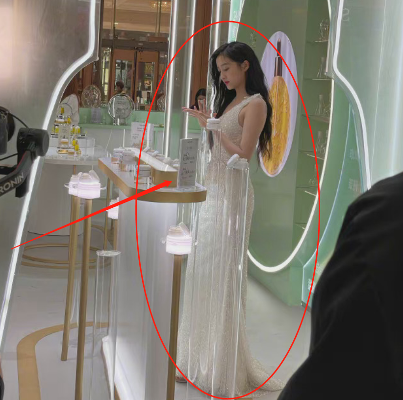 蒋欣|“被全网嘲讽太胖、实则本人超美”的女星,个个都被镜头害惨了