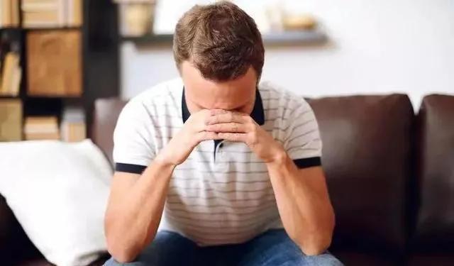 男子被上司侵犯,该怎么保护自己?原来男人之间也会发生这种事