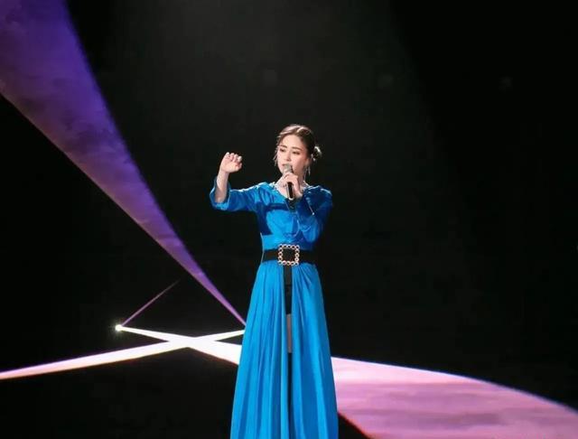 阿娇|为了参加第一期的《乘风破浪》，钟欣潼做出了很大的牺牲！