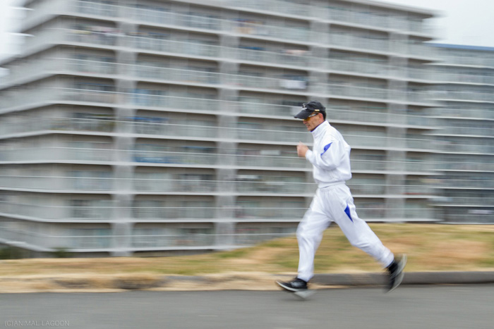 平移拍摄的技巧,如何用流动的背景创造一个生动的意识流镜头